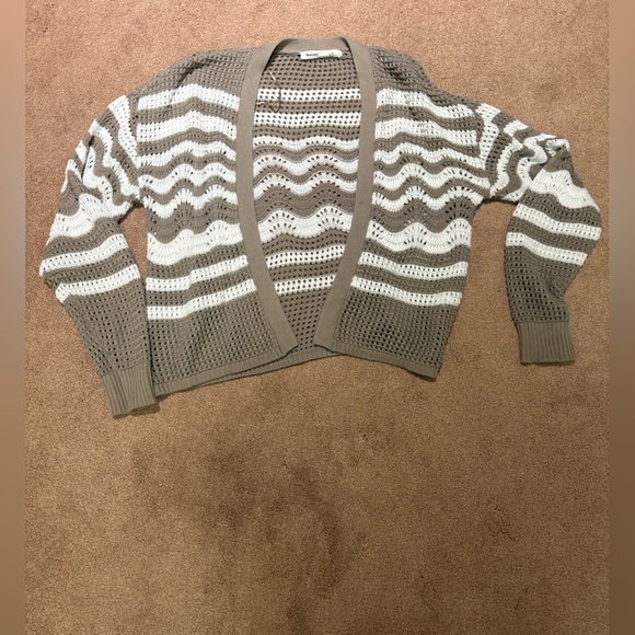 2 for $10 bluenotes brown  and White Open-Knit Cardigan size small - Picture 2 of 4